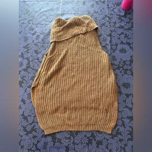 Large Poof! Beige sleeveless sweater